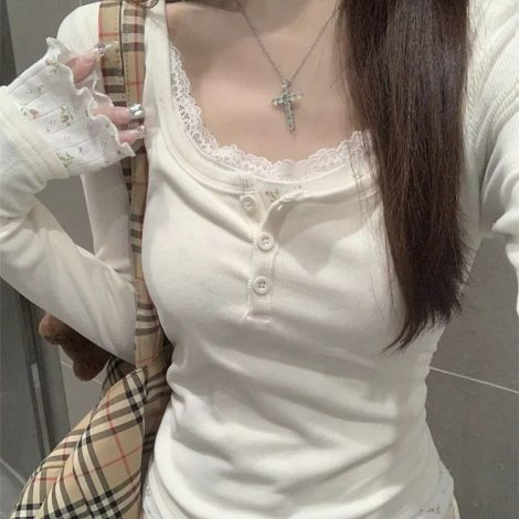Floral Lace Stitching Long Sleeve Slim Fit Slim Looking Base Fake Two-piece Top