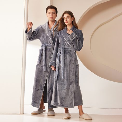 Extended Autumn And Winter Coral Fleece Bathrobe